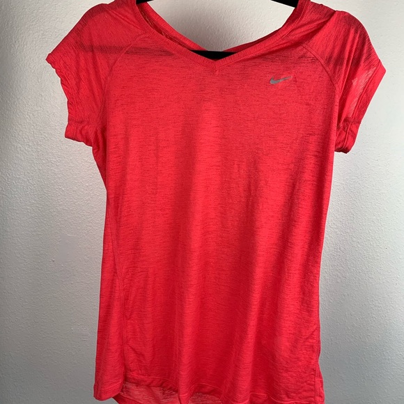 Nike Tops - Nike dri fit workout top size medium